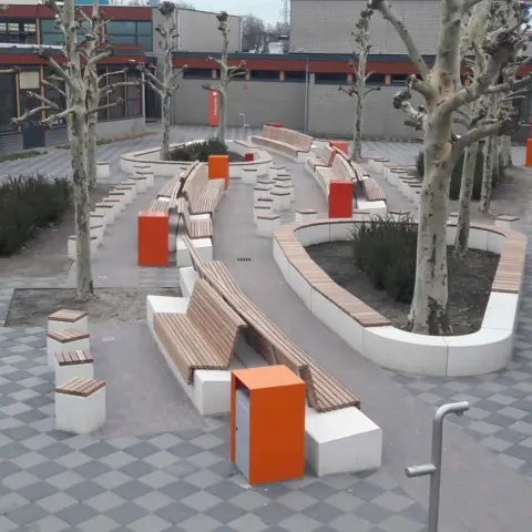 Eindhooven Schulhof