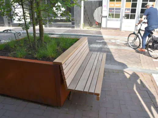 Breda Demontierbare Pflanz Sitzkombination aus Cortensta