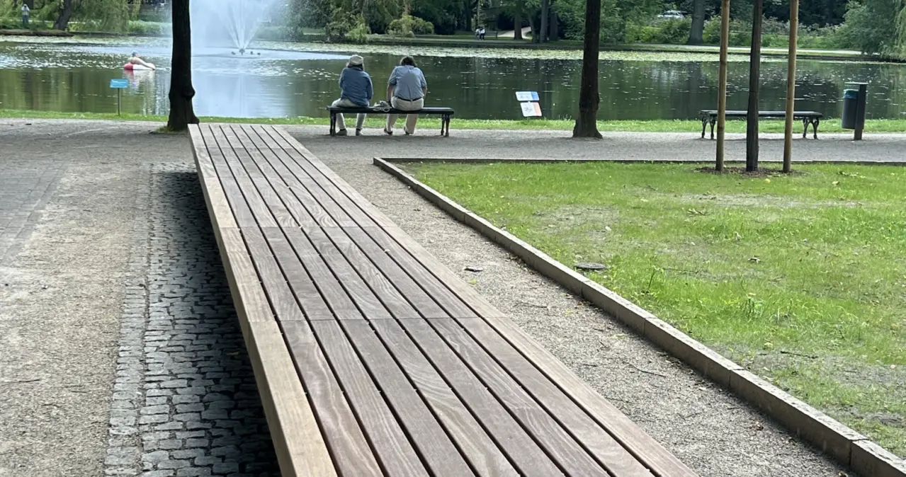 Celle Französischer Garten Plane Doppelsitz 3 Grijsen Stadtmobiliar