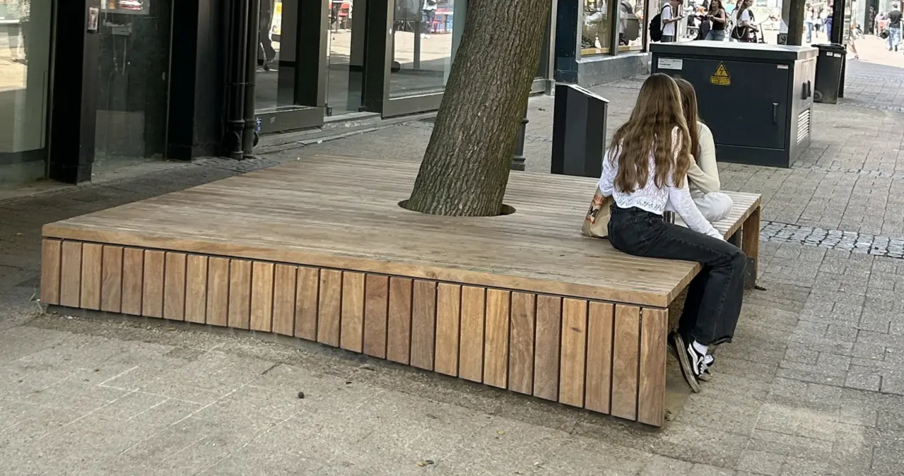 Celle Poststraße Baumpodest maßgefertigt 5 Grijsen Stadtmobiliar