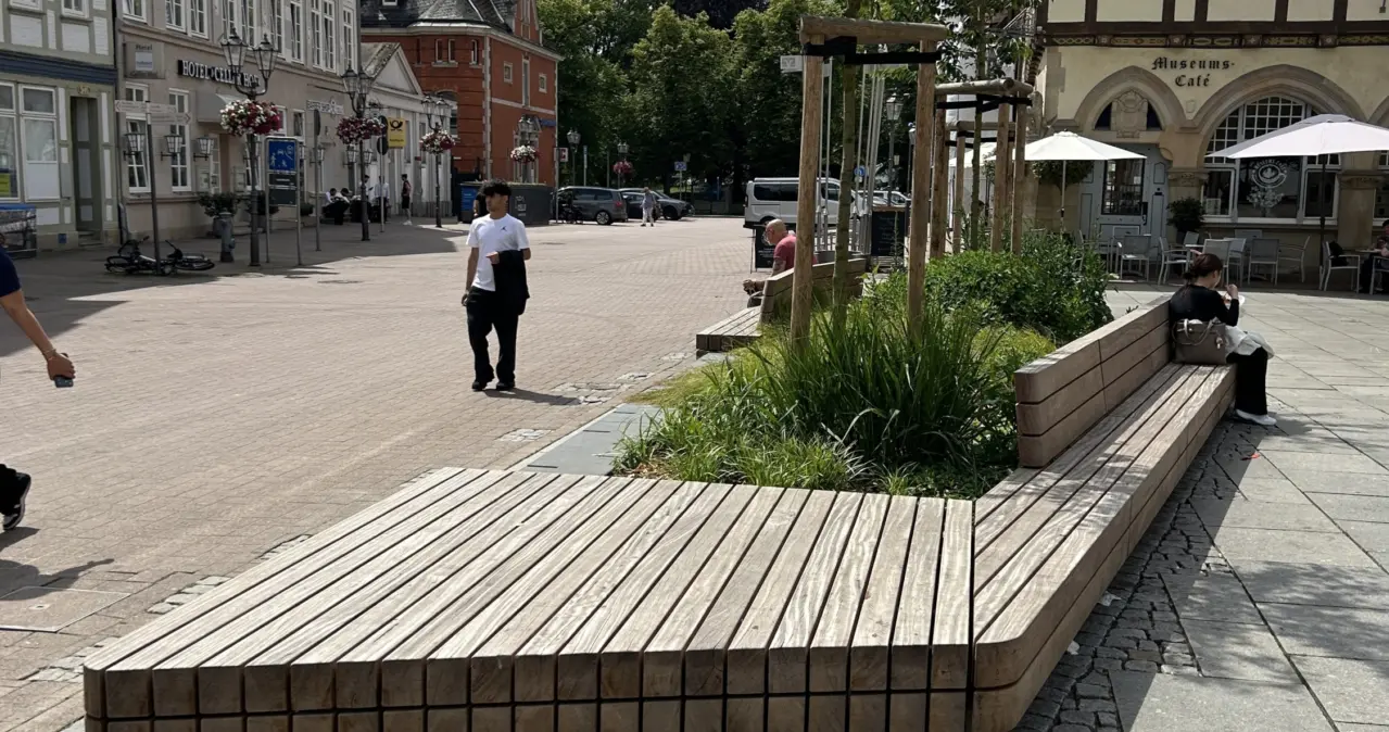 Celle Stechbahn Flächenentsiegelung Bankauflagen Serie Plane 2 Grijsen Stadtmobiliar