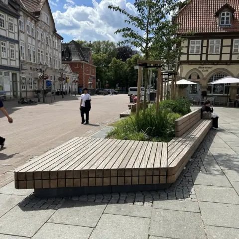 Celle Stechbahn Flächenentsiegelung Bankauflagen Serie Plane 2 Grijsen Stadtmobiliar