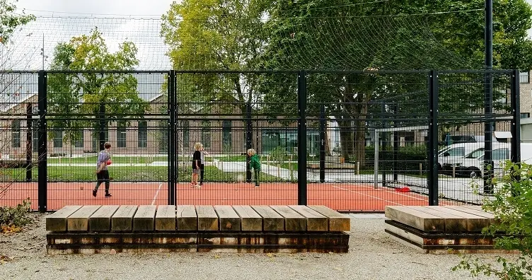 Gerbsäure Eiche Beton Wisselspoor Utrecht Grijsen Stadtmobiliar