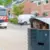 Jongen opgesloten in prullenbak op straat - Straatmeubilair van Grijsen Park en Straatdesign