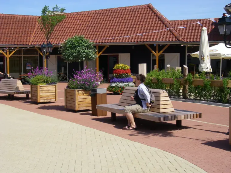 Buitenmeubilair voor vakantieparken en recreatieparken - Straatmeubilair van Grijsen Park & Straatdesign