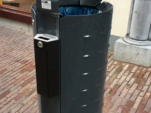 Grijsen afvalbakken Constructo 102 met asbak aan staander 4