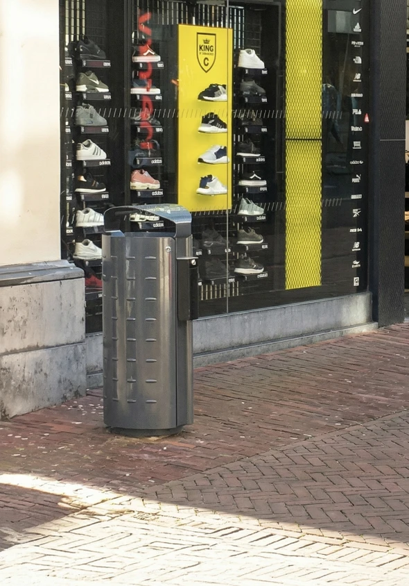 Afvalbak Constructo 102 met asbak voor de openbare ruimte