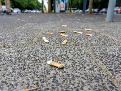 Sigarettenpeuken zorgen voor overlast in de openbare ruimte