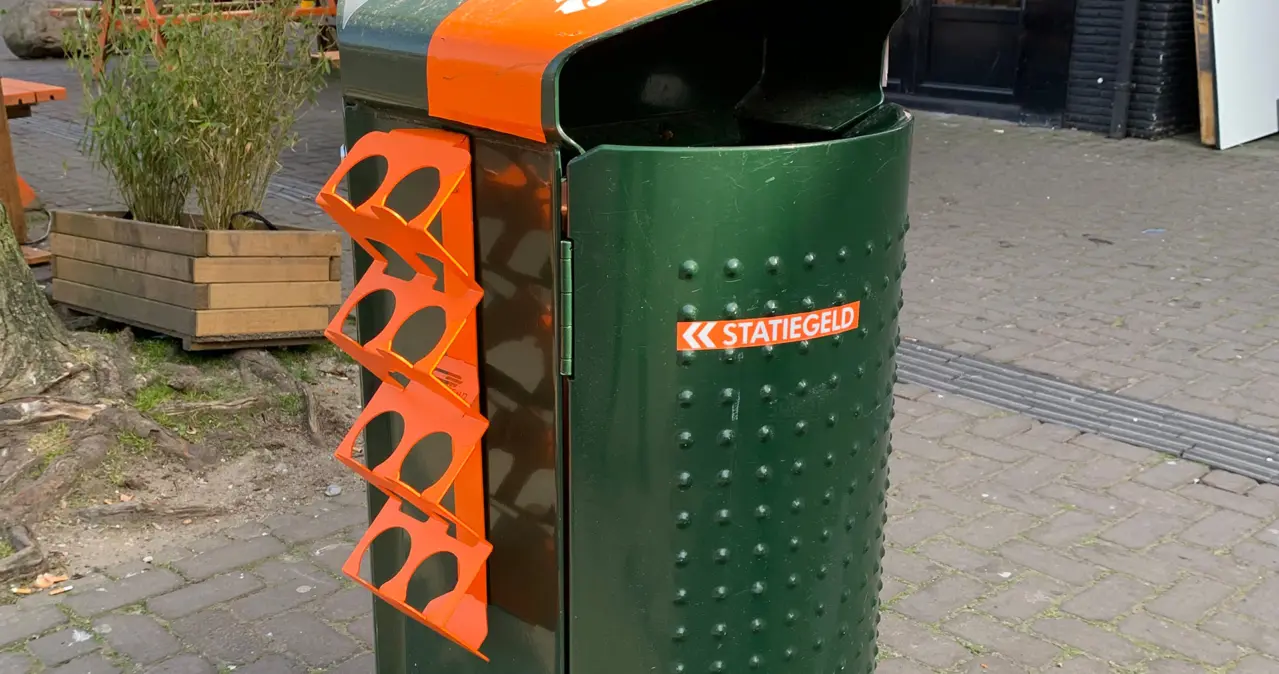 Statiegeldbeugel / Doneerring voor plastic statiegeldflesjes aan afvalbakken 9