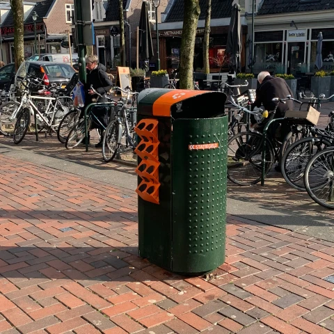 Statiegeldbeugel / Doneerring voor plastic statiegeldflesjes aan afvalbakken 1