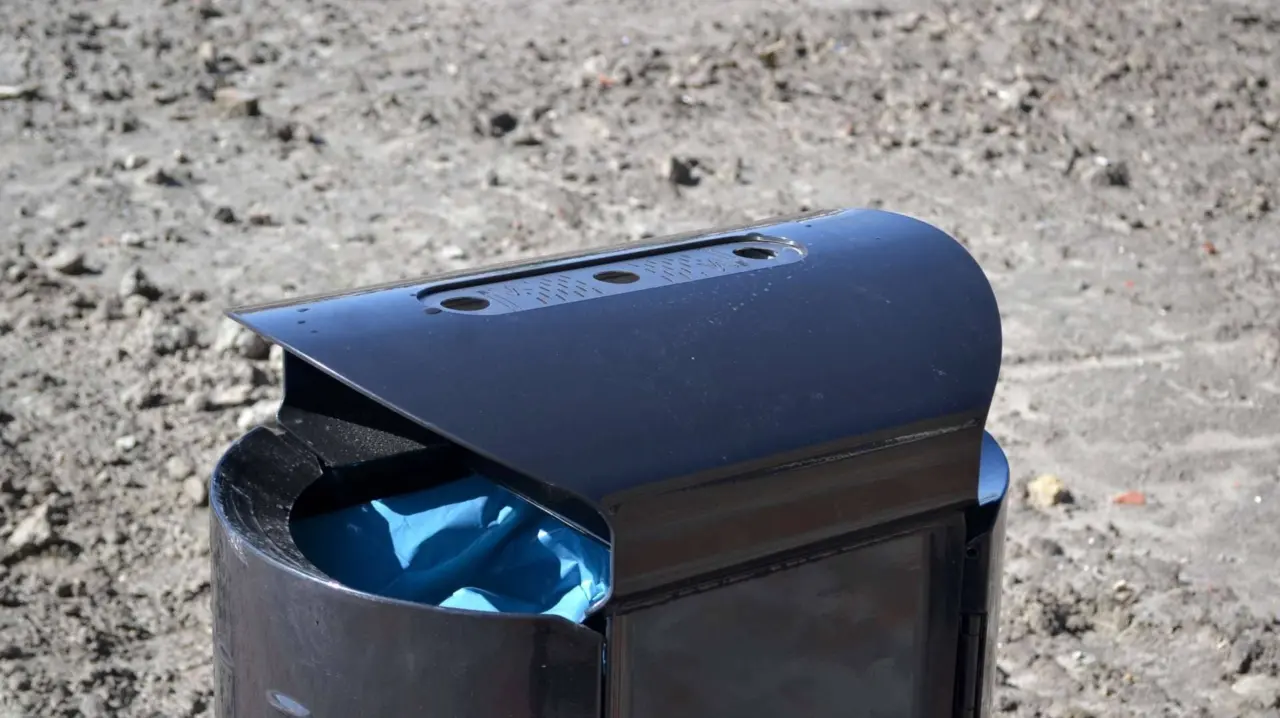 Litter bin Constructo 202 with ashtray