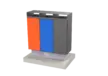 Afvalbak Quadrat 72 gekoppeld trio op betonpaat en adapter