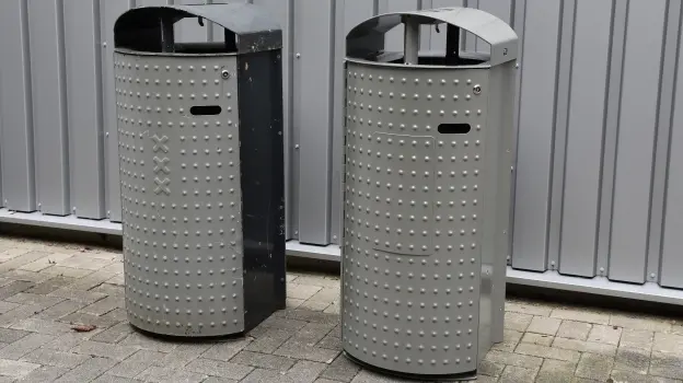 aufbereitete Abfallbehälter Constructo 200 Refurbished Grijsen Stadtmobiliar