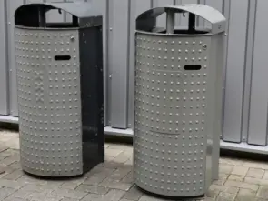 aufbereitete Abfallbehälter Constructo 200 Refurbished Grijsen Stadtmobiliar
