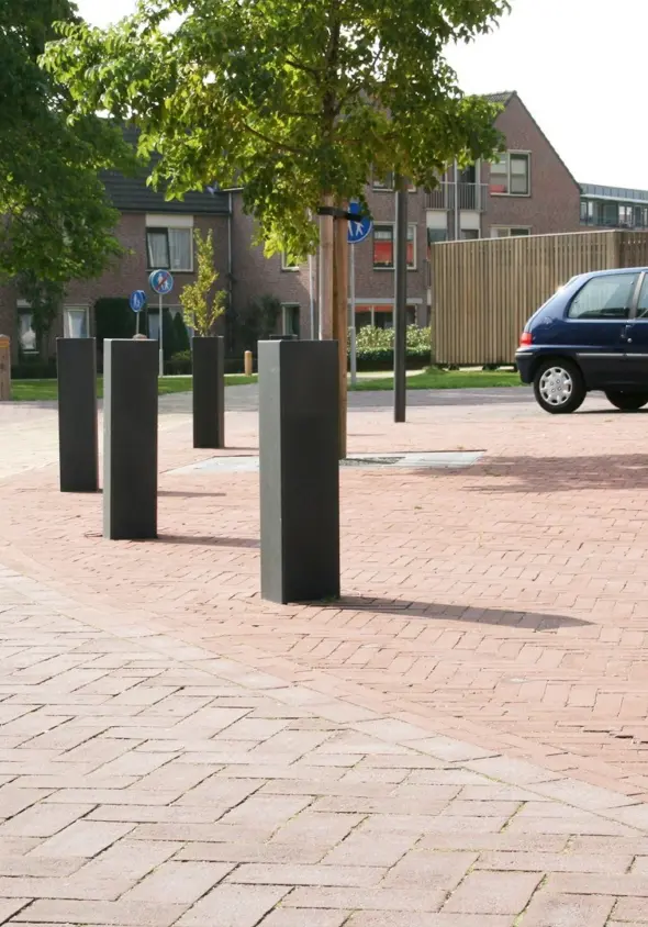 Poller Quadra II  für den öffentlichen Raum Grijsen Stadtmobiliar