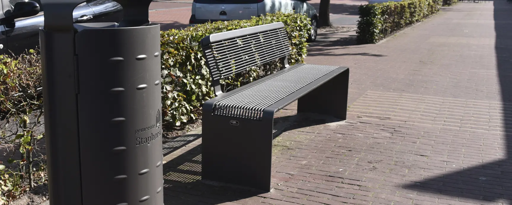 Buitenbank Bend enkelzits met rugleuning staal