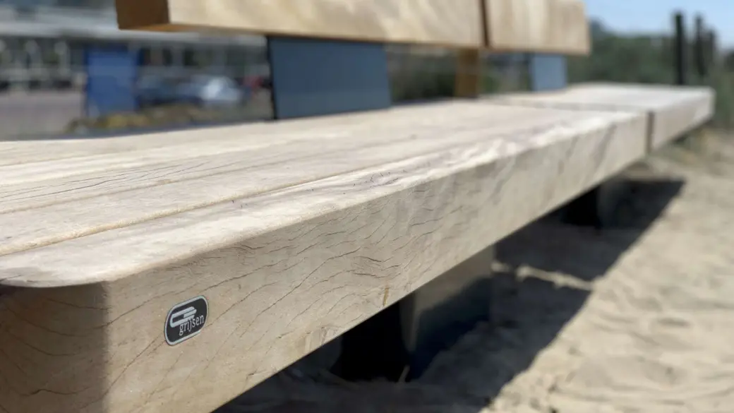 seaside resort Noordwijk outdoor benches Plane II