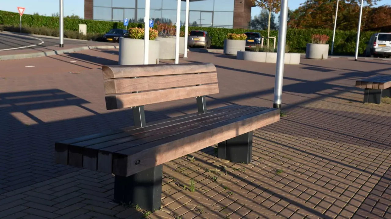 Buitenbank Plane plus enkelzits met rugleuning B voor de openbare ruimte 13