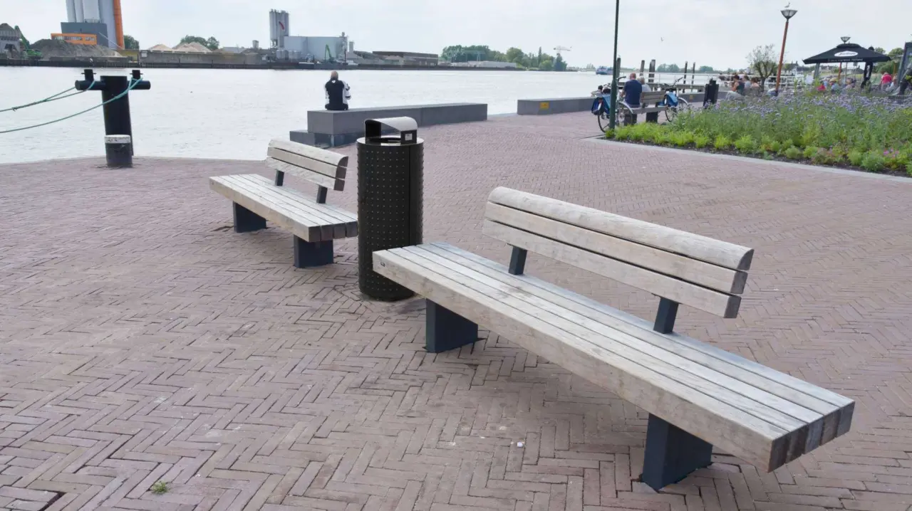 Buitenbank Plane Plus enkelzits met rugleuning B