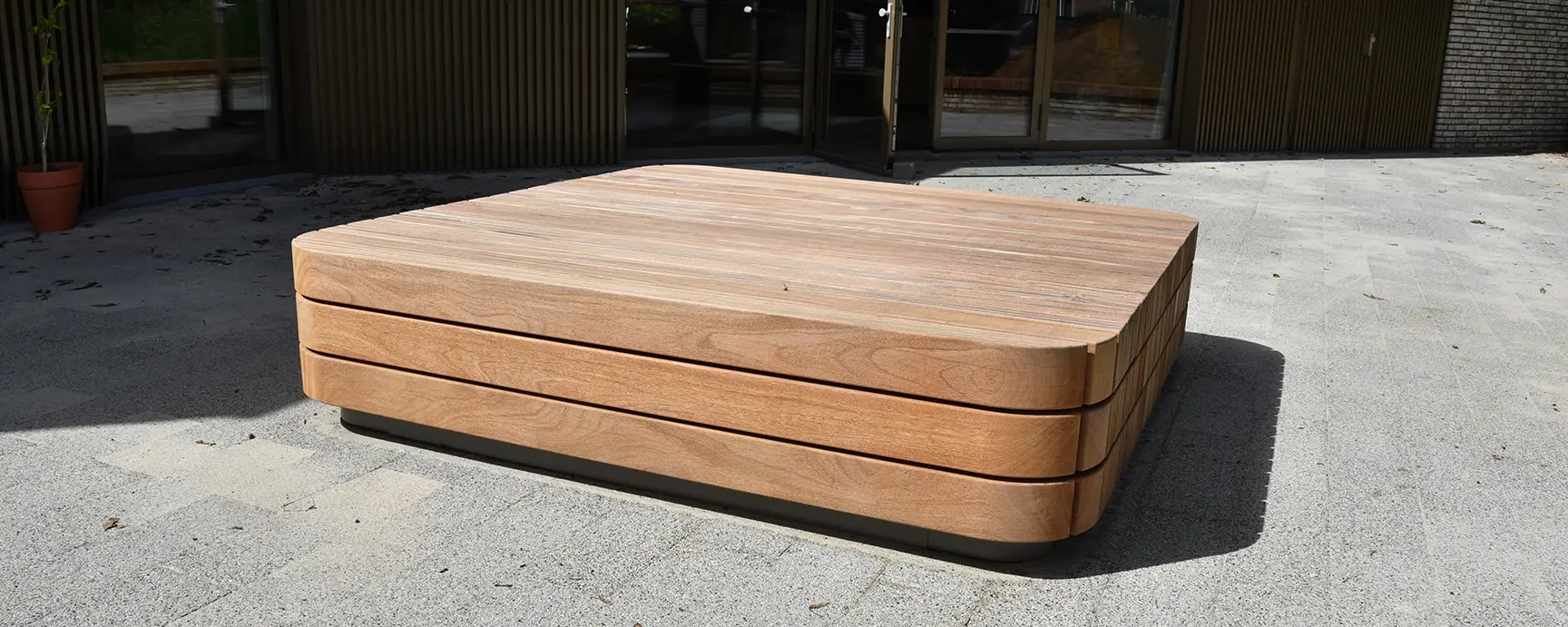 Poef Plane Solid voor de openbare ruimte