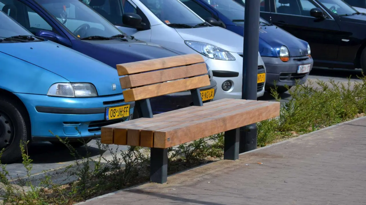 Plane Einzelsitz mit Rückenlehne B Parkbänke Grijsen Stadtmobiliar