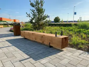 Pure enkelzits met armleuning voor de openbare ruimte