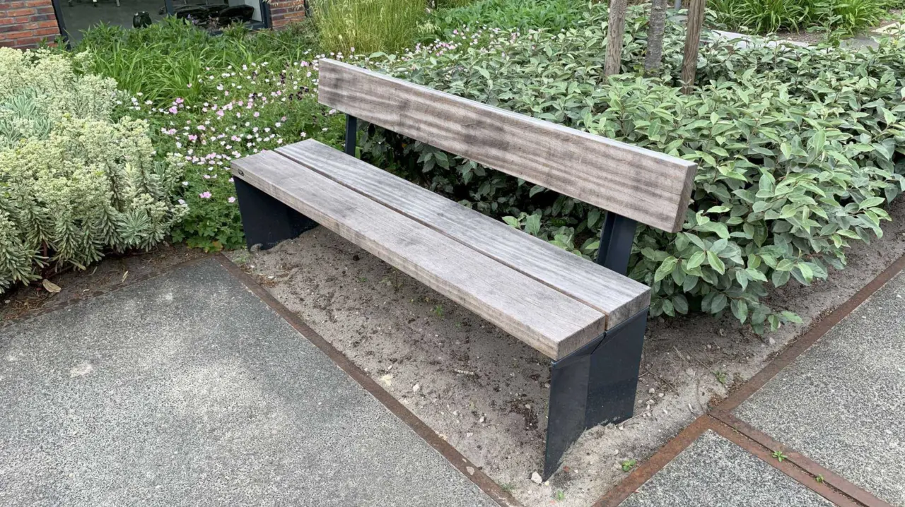 Product reference photo Quadrat single seat with backrest grijsen 3