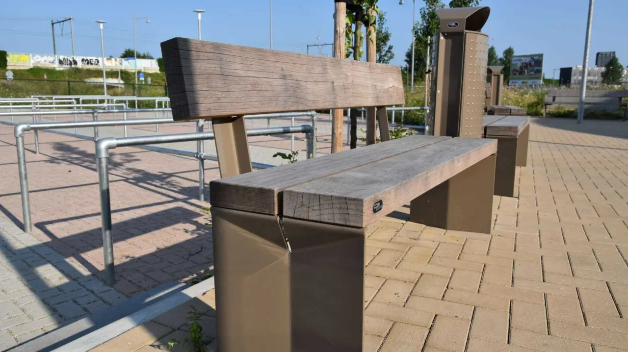 Product reference photo Quadrat single seat with backrest grijsen 6