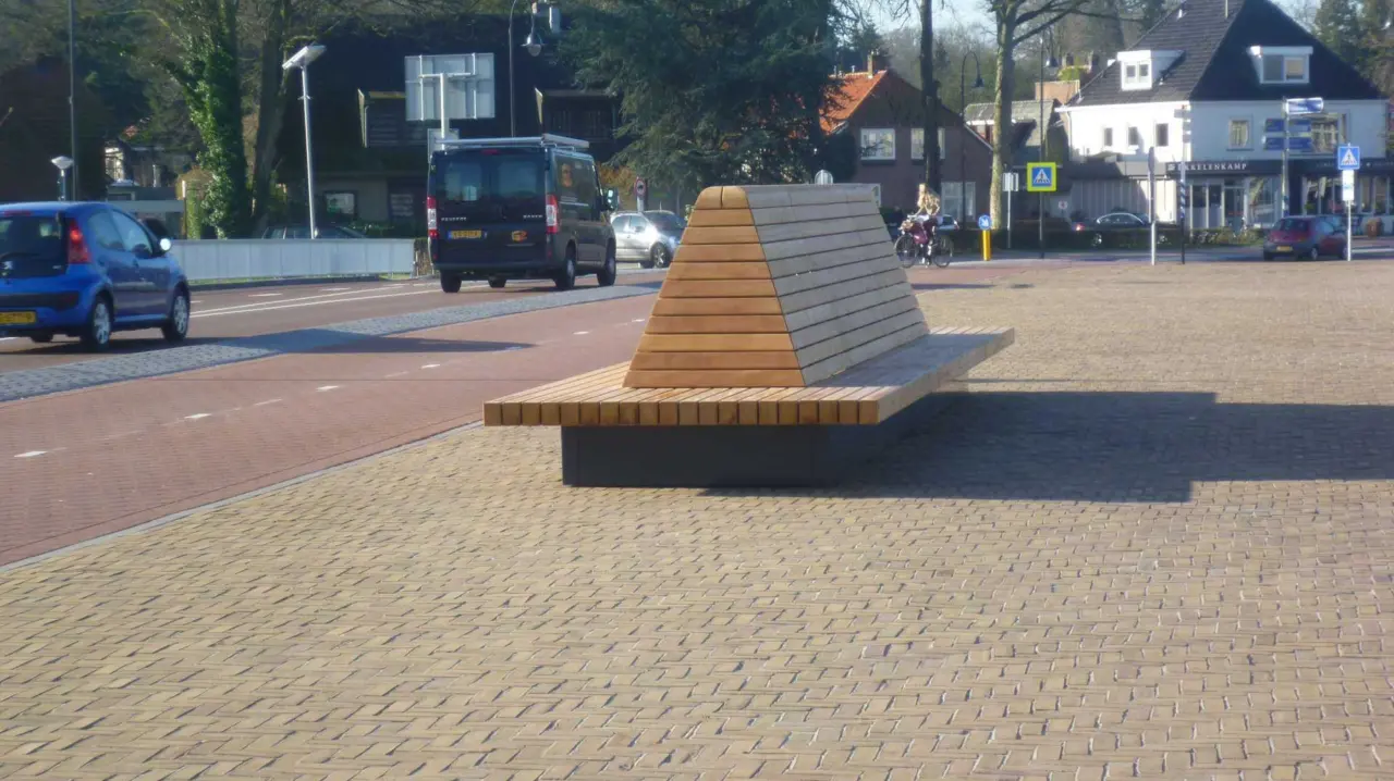 Buitenbank Tail groot