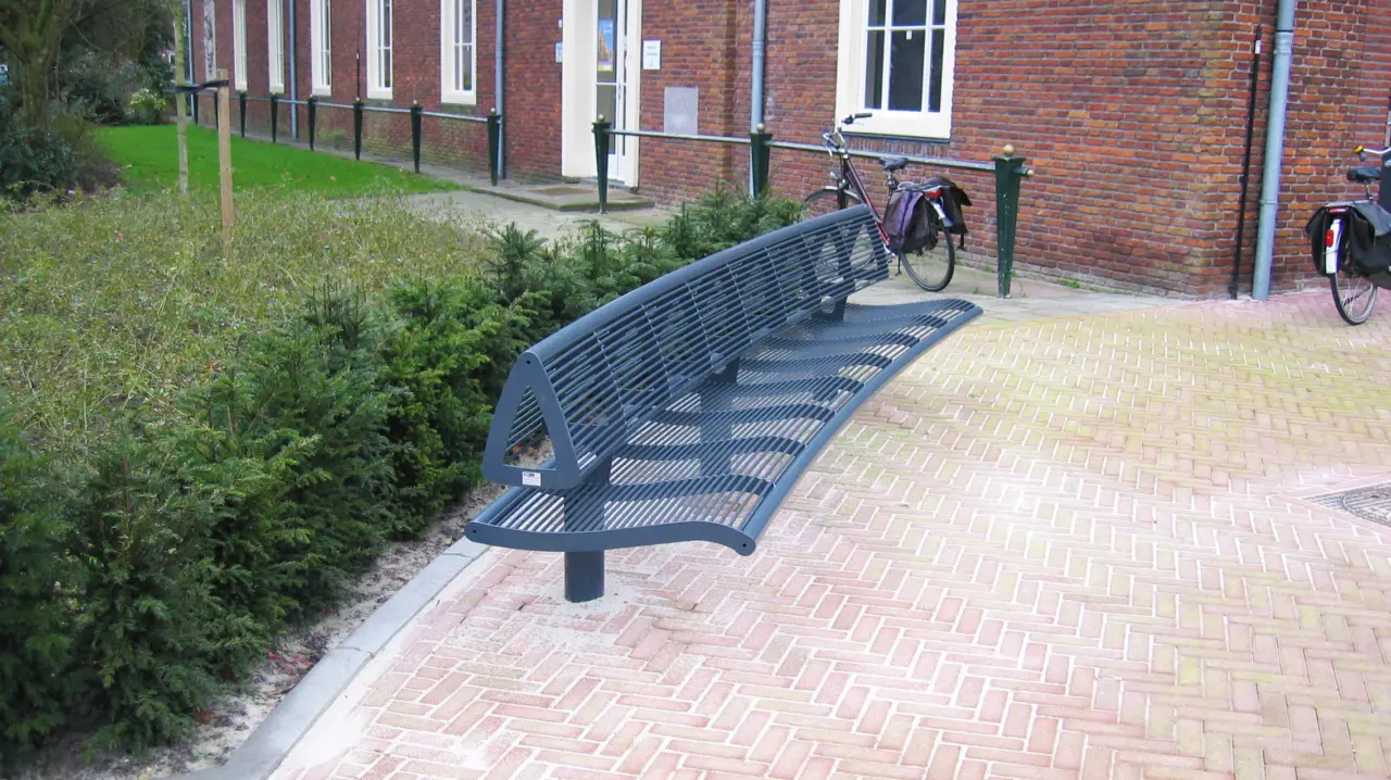 Buitenbank straatmeubilair wenters staal enkelzijdig met rugleuning 2