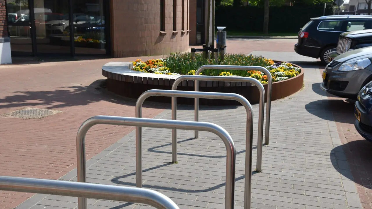 Fietsbeugel Nietje Dubbel voor de openbare ruimte