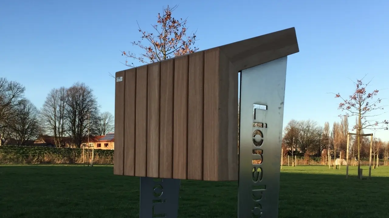 Lecturn custom made information pillar 9