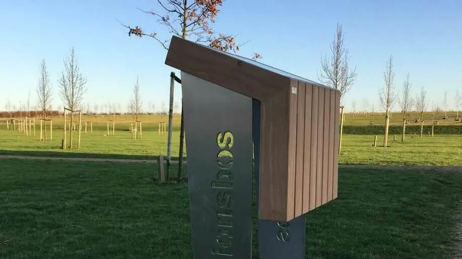 Lecturn custom made information pillar 5