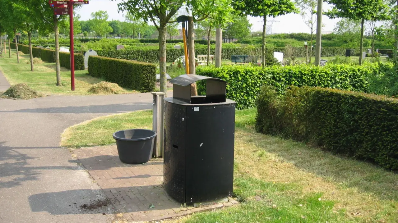 Oplossingen op maat Afvalbakken Column 2
