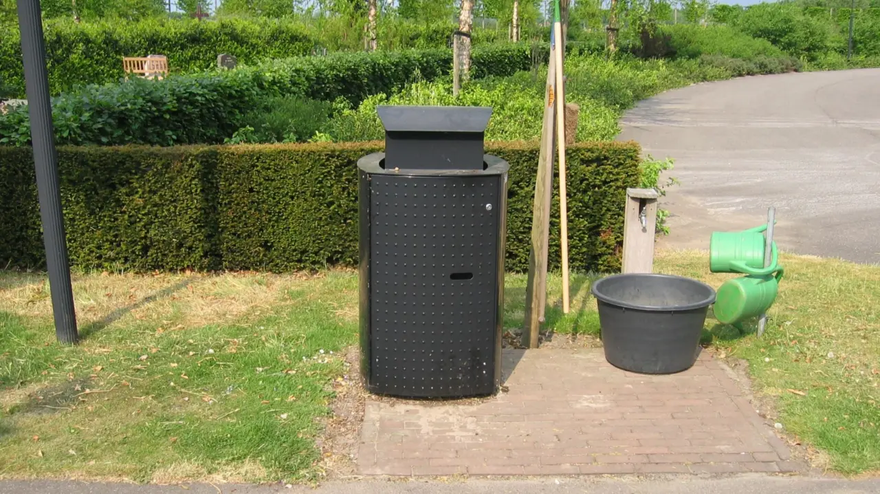 Oplossingen op maat Afvalbakken Column 3