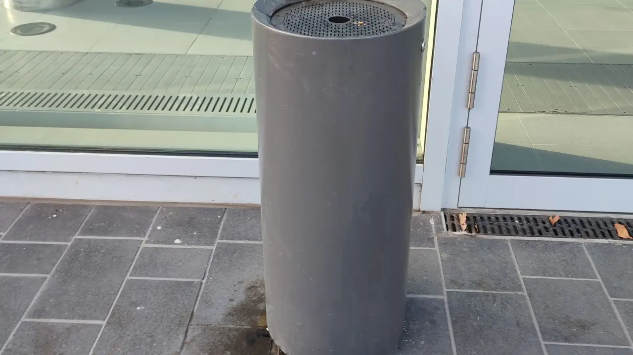 Oplossingen op maat Afvalbakken Constructo 9 C70 zonder kap peukenpaal