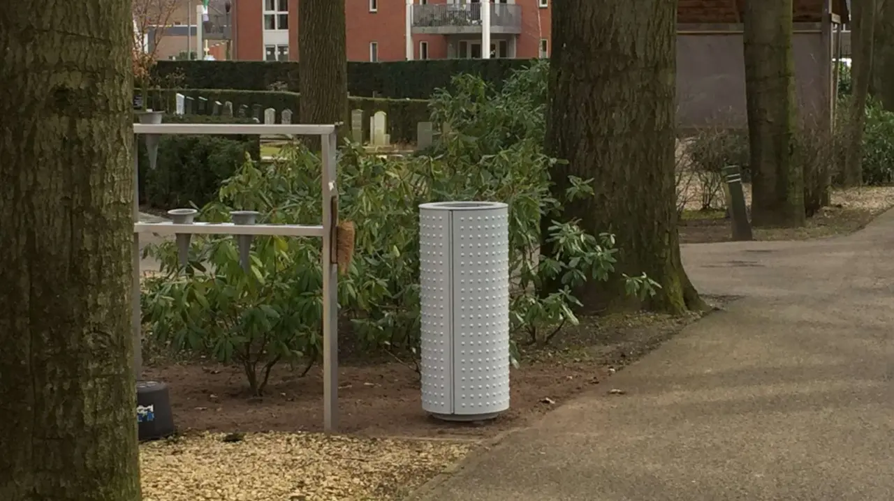 Oplossingen op maat Afvalbakken Constructo 11 C70 z kap platte rand 2