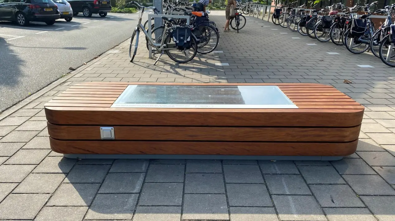 Oplossingen op maat Plane Solid met zonnepaneel