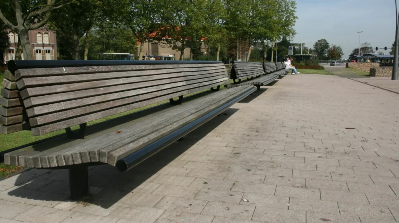 Parkbank Maßanfertigung Serie Wenters Grijsen 22 Park- und Stadtmobiliar