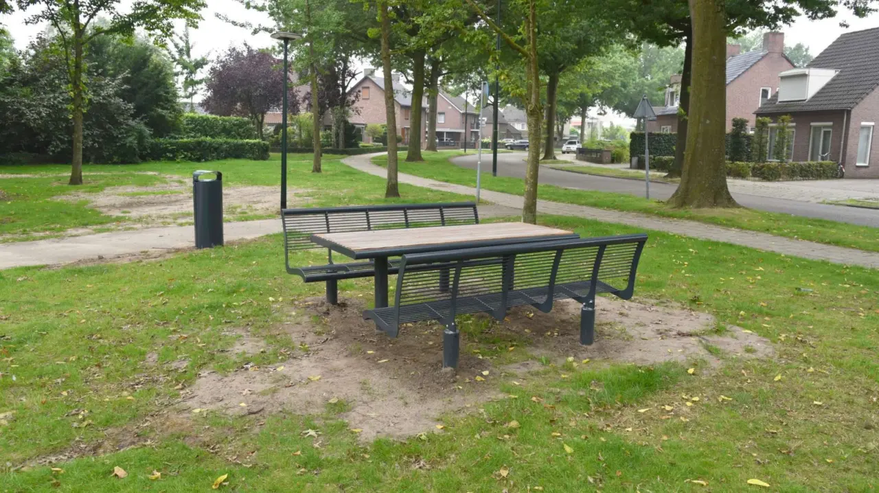 Cruzado tafel hout 4