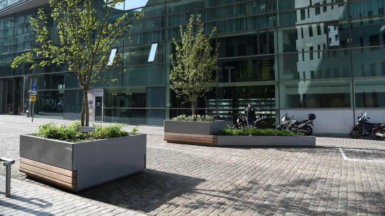 Tree Pflanzkübel für den öffentlichen Raum Grijsen Stadtmobiliar