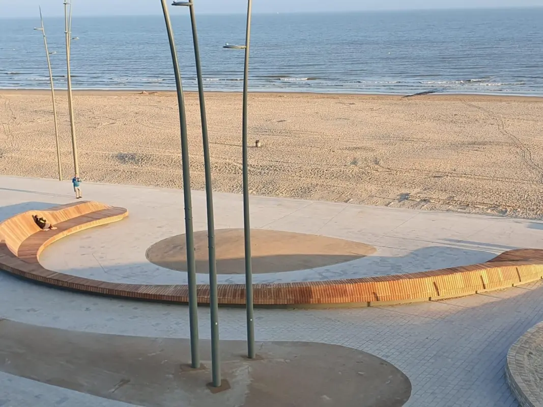 Middelkerke Westende Rauschenbergplein maatwerkbank 4