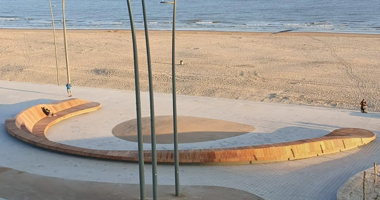 Middelkerke Westende Rauschenbergplein maatwerkbank 4