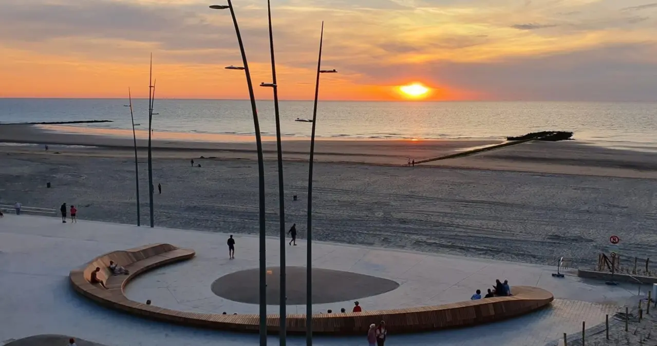 Middelkerke Westende Rauschenbergplein maatwerkbank 5
