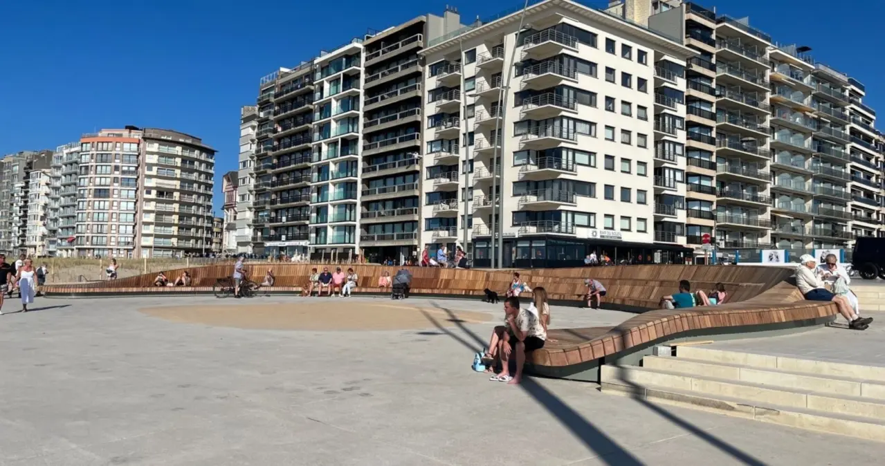 Middelkerke Westende Rauschenbergplein maatwerkbank 10