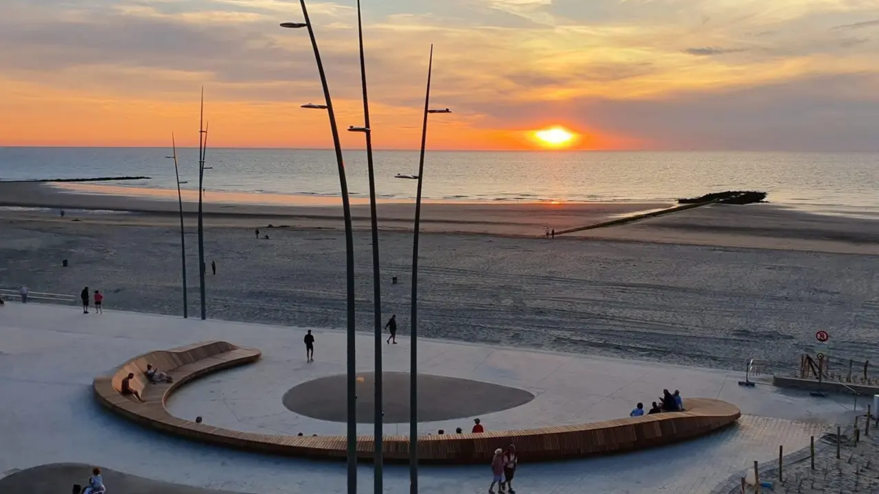 Middelkerke Westende Rauschenbergplein maatwerkbank 5