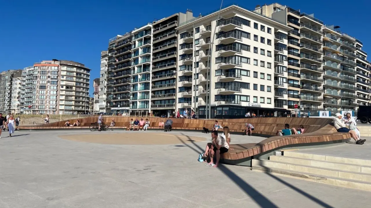 Middelkerke Westende Rauschenbergplein maatwerkbank 10