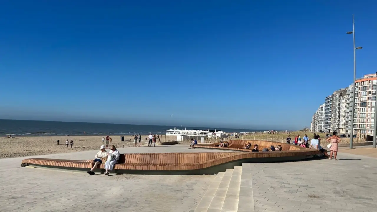 Middelkerke Westende Rauschenbergplein maatwerkbank 11