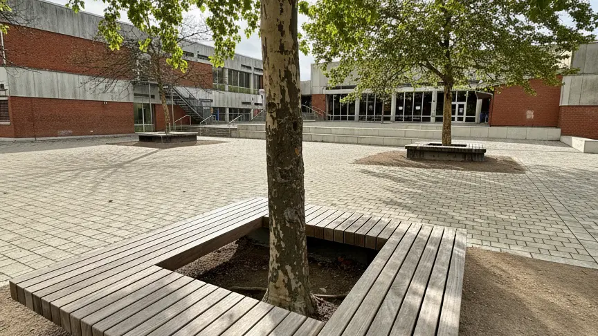 Bad Oldesloe Schule Baumbank Plane Viereckig 4 Grijsen Stadtmobiliar