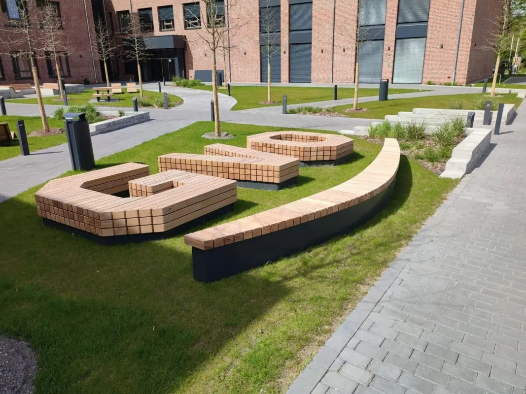 Bad Zwischenahn GVO 9 Grijsen Stadtmobiliar Parkbank Plane Solid Sondermodell